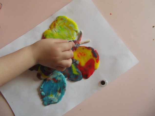 Пластилиновая бабочка . Пластилиновая бабочка .