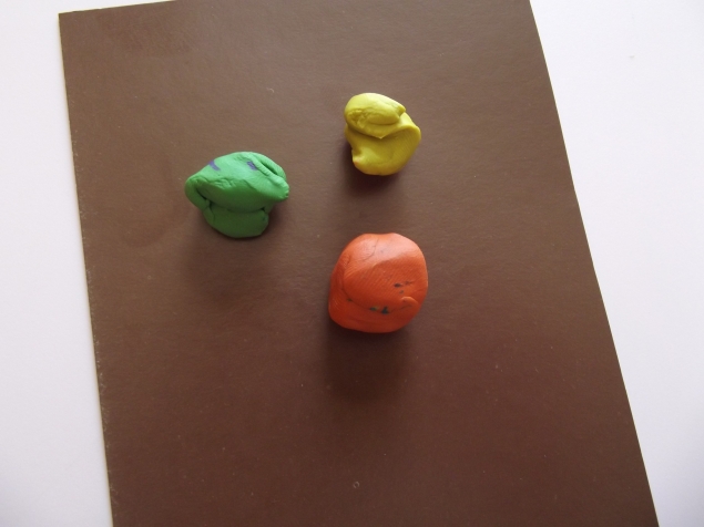 Пластилиновые идеи :Попугай .