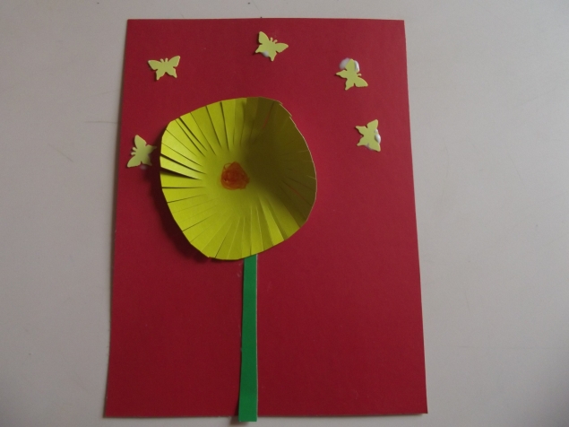 Желтая ромашка .