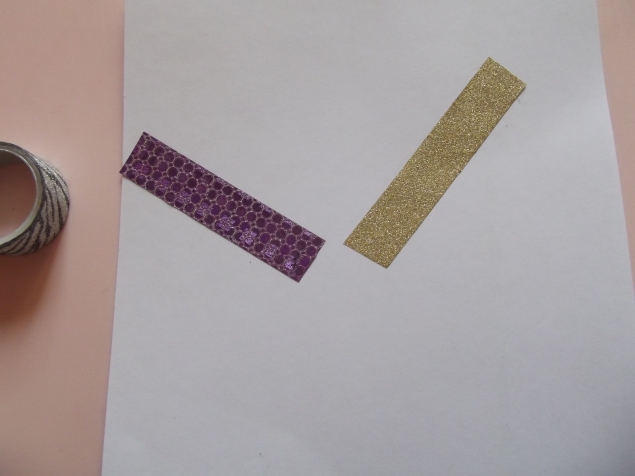 Бабочка из скотча .