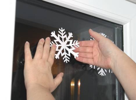Снежинки - украшаем окна Снежинки - украшаем окна