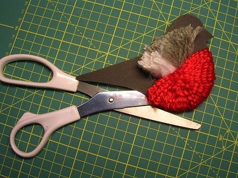 Птичка из помпонов