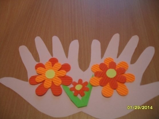 Цветы на ладошках