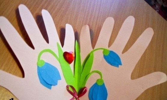 Цветы на ладошках