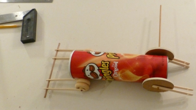 Делаем машинку из подручных материалов