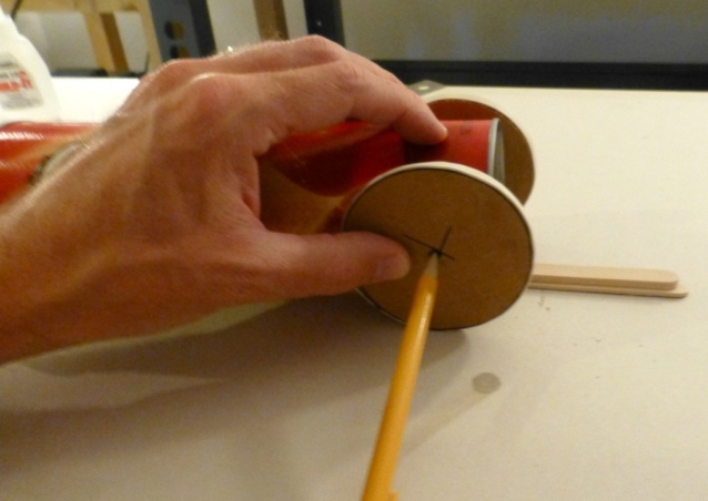 Делаем машинку из подручных материалов