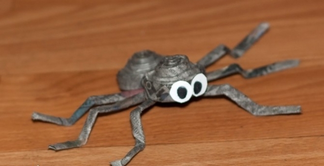 Паук из газетных трубочек Паук из газетных трубочек