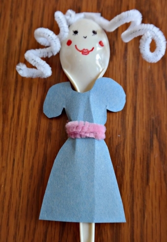 Кукла из ложки