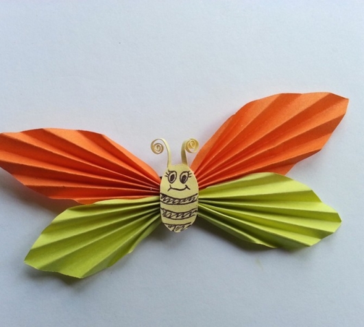 Бабочка из бумаги