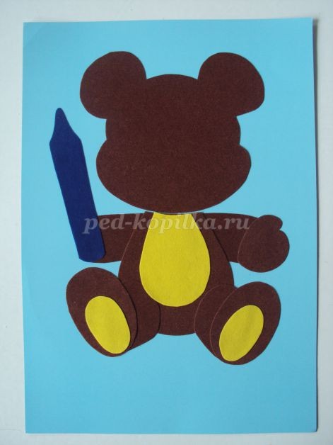 Аппликация из бархатной цветной бумаги: медвежонок