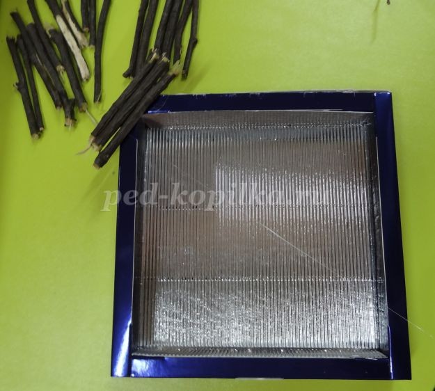 Картина с веточками: часть 2