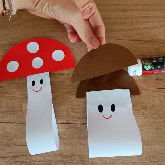 Грибочки из цветной бумаги Грибочки из цветной бумаги