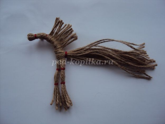 Конь и коза из шпагата детскими руками: часть 2