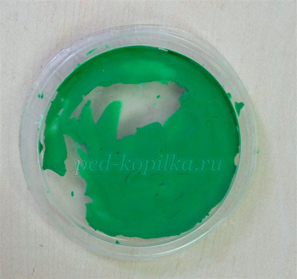 Аппликация из пластилина "На лужайке" Аппликация из пластилина "На лужайке"