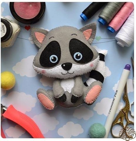 Енот из фетра