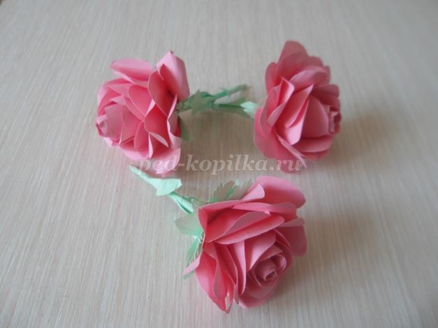 Розы из бумаги детскими руками: часть 3 Розы из бумаги детскими руками: часть 3