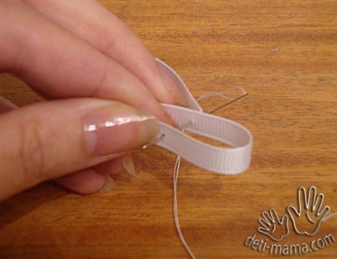 Бабочки из ленточки Бабочки из ленточки