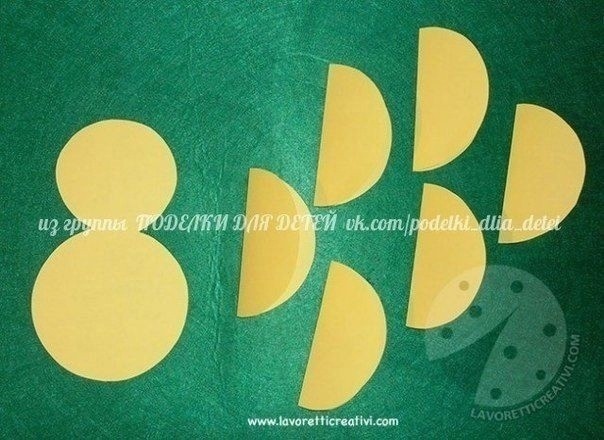 Цыплёнок в яйце