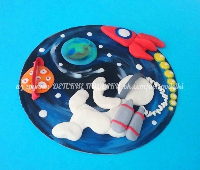 Пластилиновая аппликация "Открытый космос" Пластилиновая аппликация "Открытый космос"