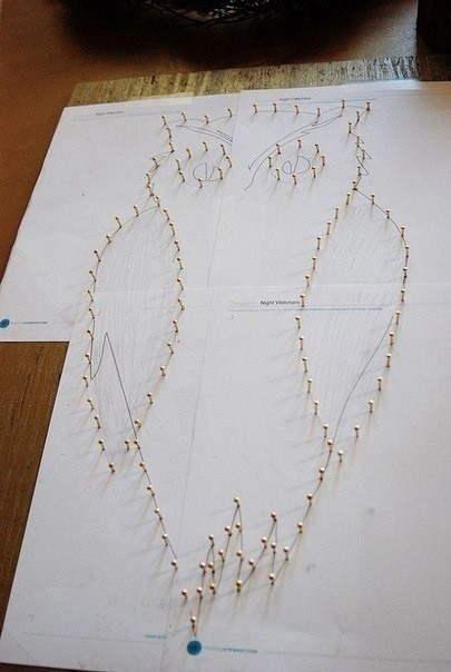 Панно с совушкой из ниток и гвоздей Панно с совушкой из ниток и гвоздей