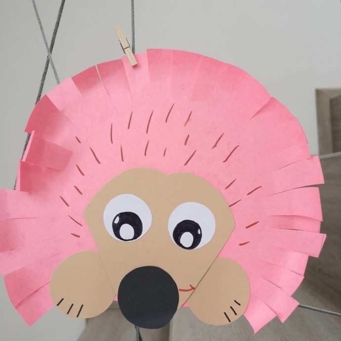 Милые ежики из цветной бумаги Милые ежики из цветной бумаги