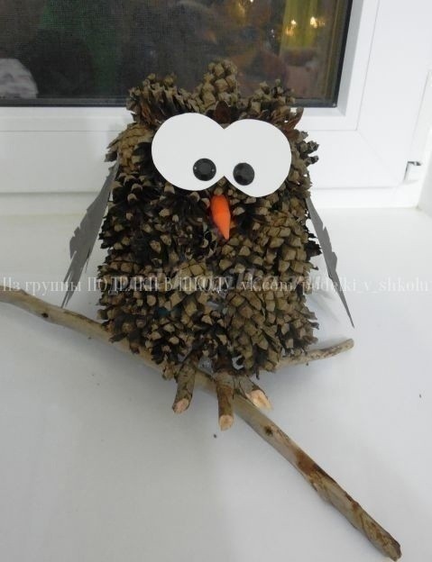 Совушка из шишек