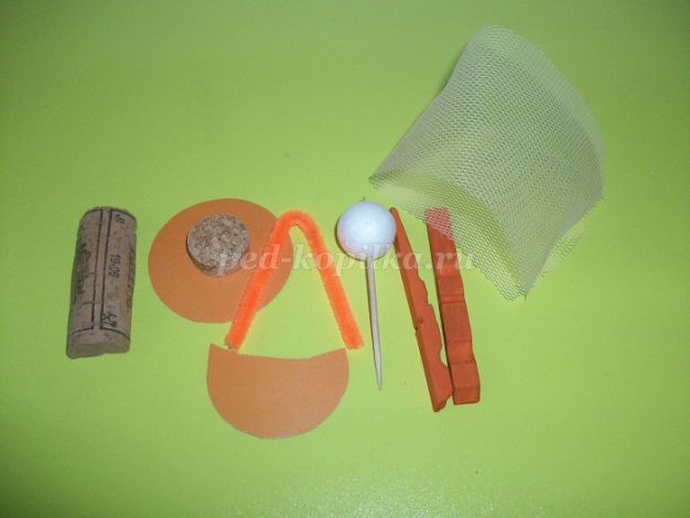 Настольная композиция из природного материала детскими руками: мастер-класс, часть 3