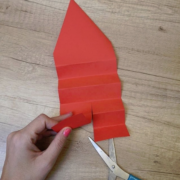 Веселый Дед Мороз из цветной бумаги Веселый Дед Мороз из цветной бумаги