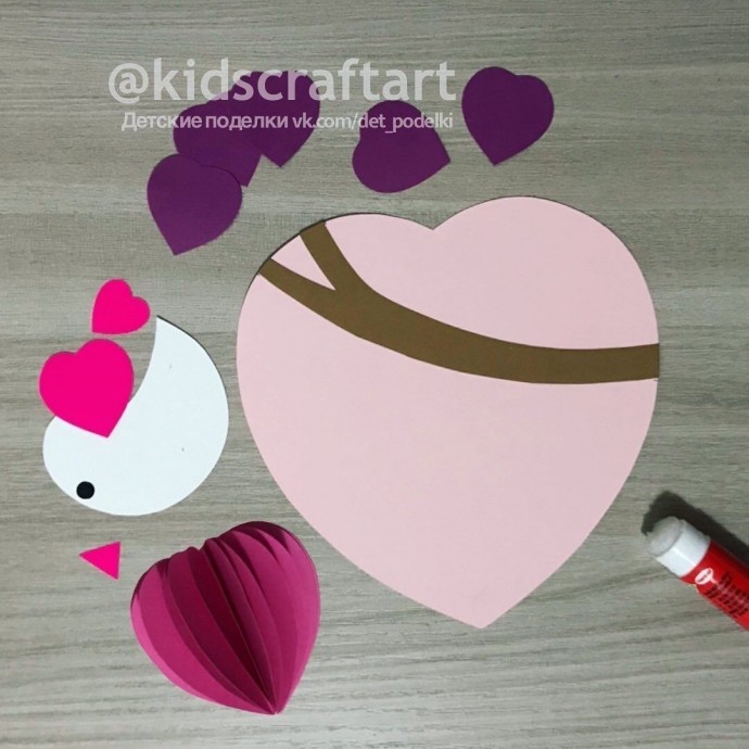 ​Птичка с объемным сердечком