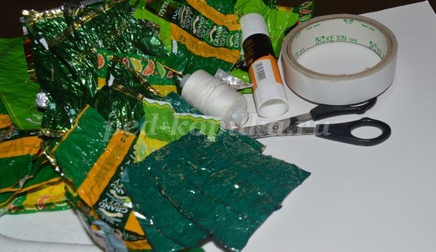 ​Ёлка из фантиков: часть 1