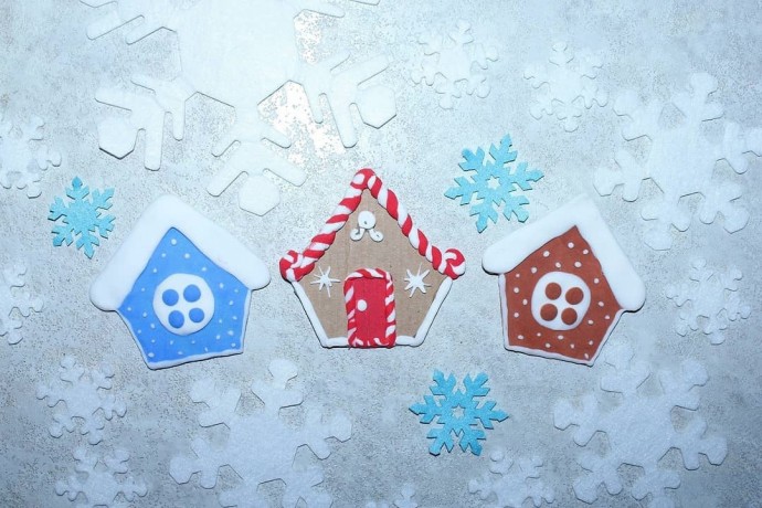 Домики из пластилина и картона