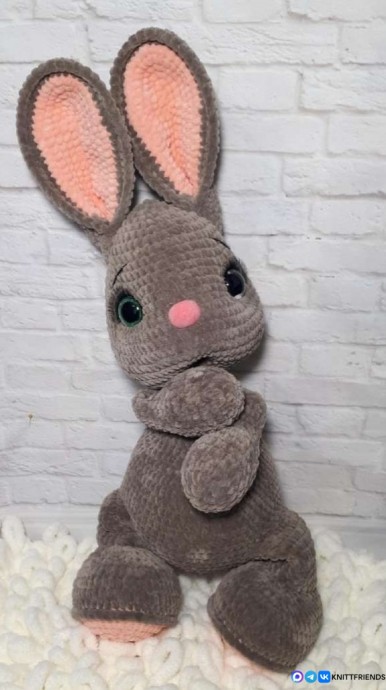 Ушастик из пряжи