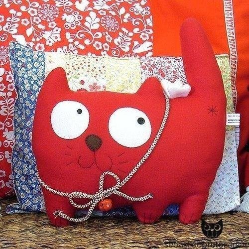 Забавные коты-подушки Забавные коты-подушки