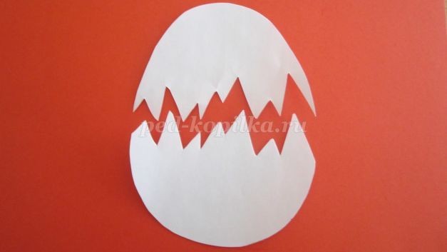 Цыпленок вылупляется из яичка: часть 1