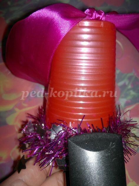 Новогодний колокольчик из пластикового стакана Новогодний колокольчик из пластикового стакана