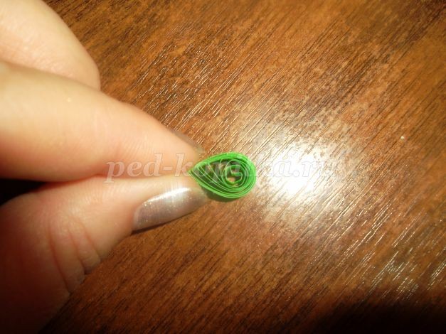 Новогодняя ёлка: квиллинг, часть 2