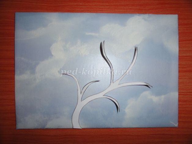 ​Аппликация из джинсовой ткани детскими руками: дерево с совами, часть 1