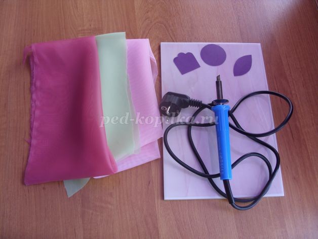 ​Цветок из шелка детскими руками: часть 1