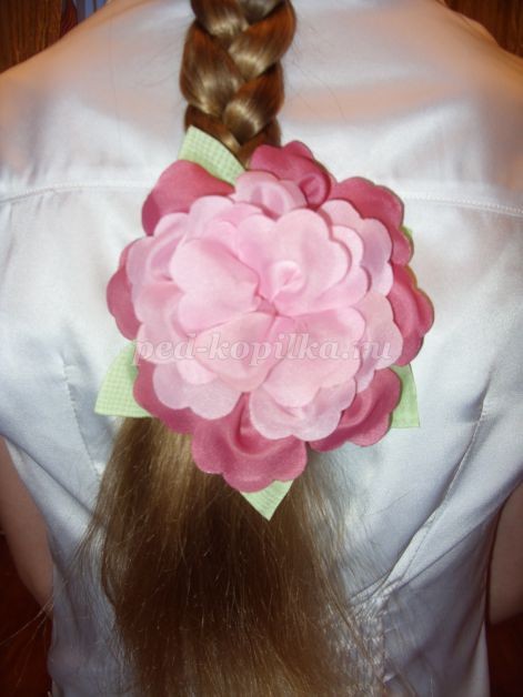 ​Цветок из шелка детскими руками: часть 2