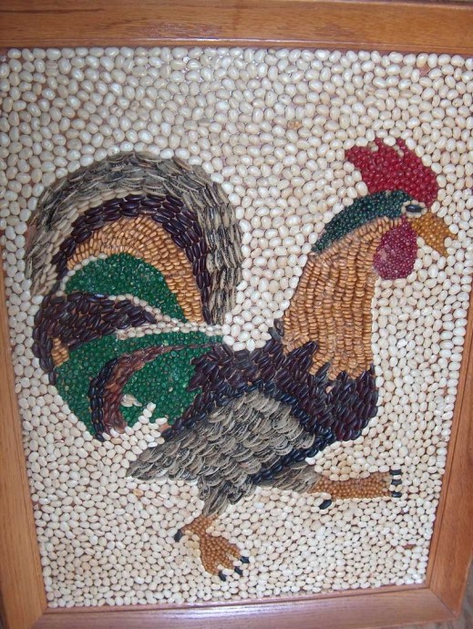 Панно из семечек и крупы "Петушок"