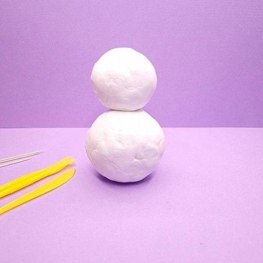 Снеговик из пластилина