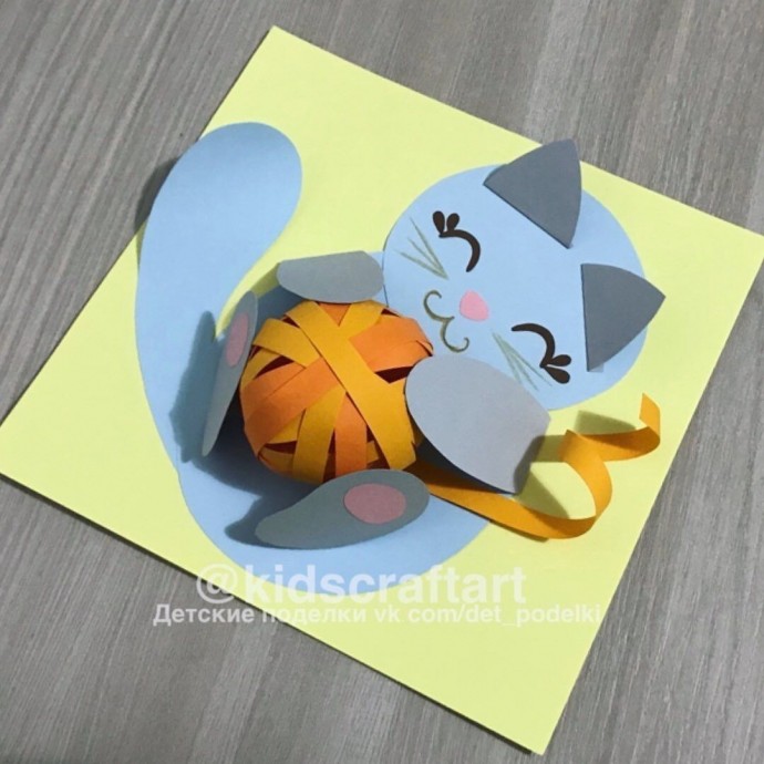 ​Котёнок с клубочком из бумажных полосок