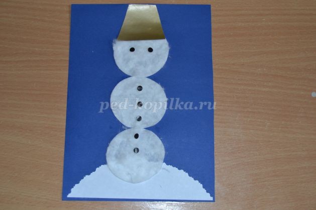 Снеговик из ватных дисков: часть 2