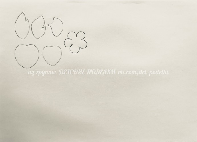 Объемная бумажная аппликация "Клубника" в стиле Хохлома