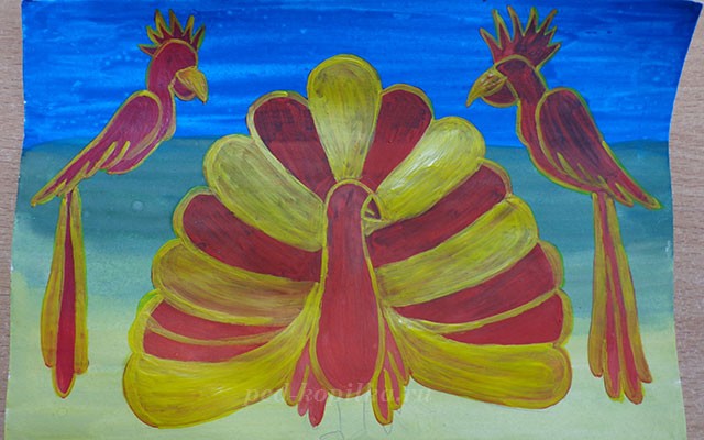 Попугаи и павлин