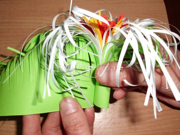 Хризантемы детскими руками: мастер-класс, часть 3 Хризантемы детскими руками: мастер-класс, часть 3