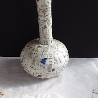 Ваза из воздушного шарика и картонной трубки в технике папье-маше Ваза из воздушного шарика и картонной трубки в технике папье-маше