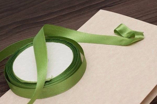 Ёлочка из ленты и пуговиц Ёлочка из ленты и пуговиц