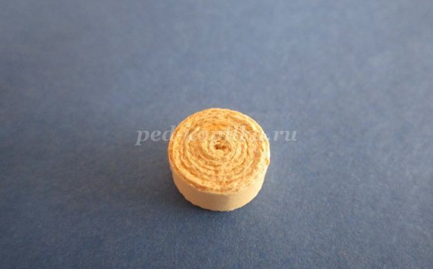 Пальчиковая кукла в технике квиллинг: часть 1