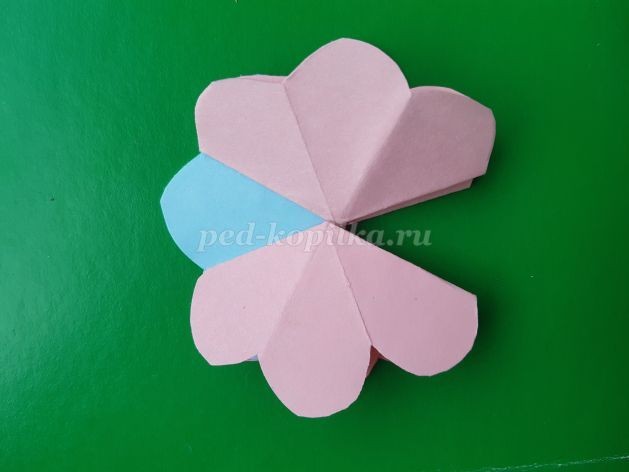 ​Как сделать открытку с объемными цветами внутри: часть 2